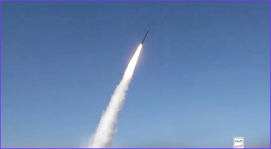 Yemeni Forces Target Houthi Positions as Regional Fighting Escalates