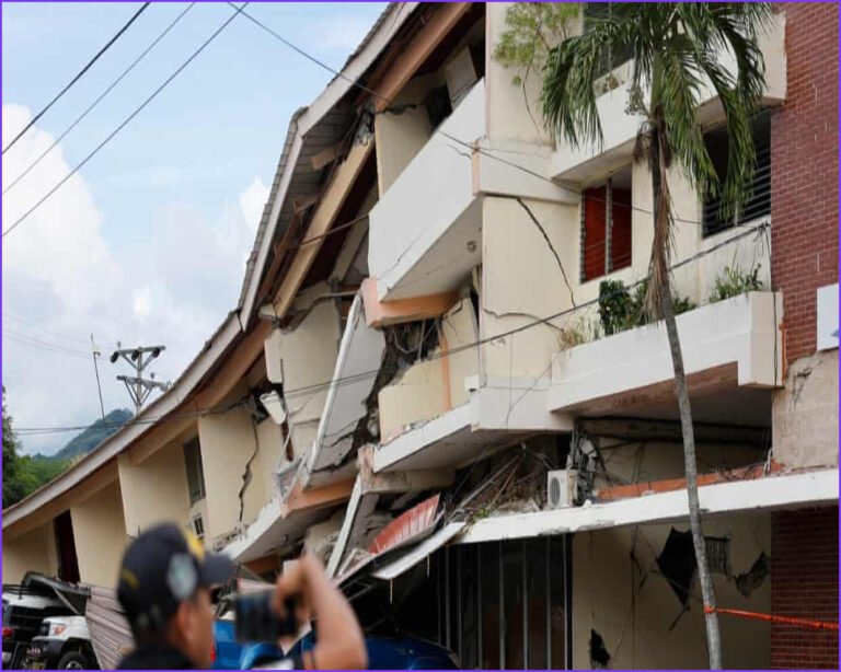 7.6 Magnitude Earthquake Strikes Panama, Triggering Tsunami Warnings