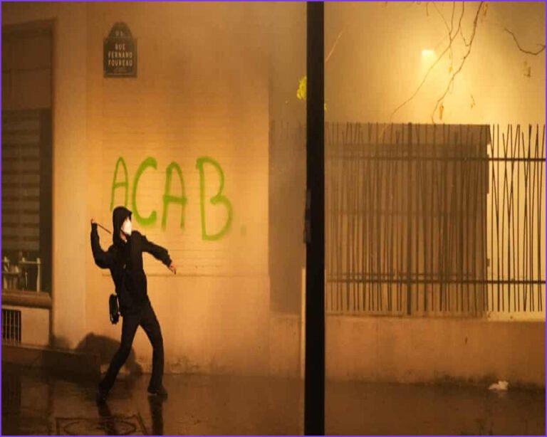 France Debates Controversial 'Vandals Pay' Law for Protesters