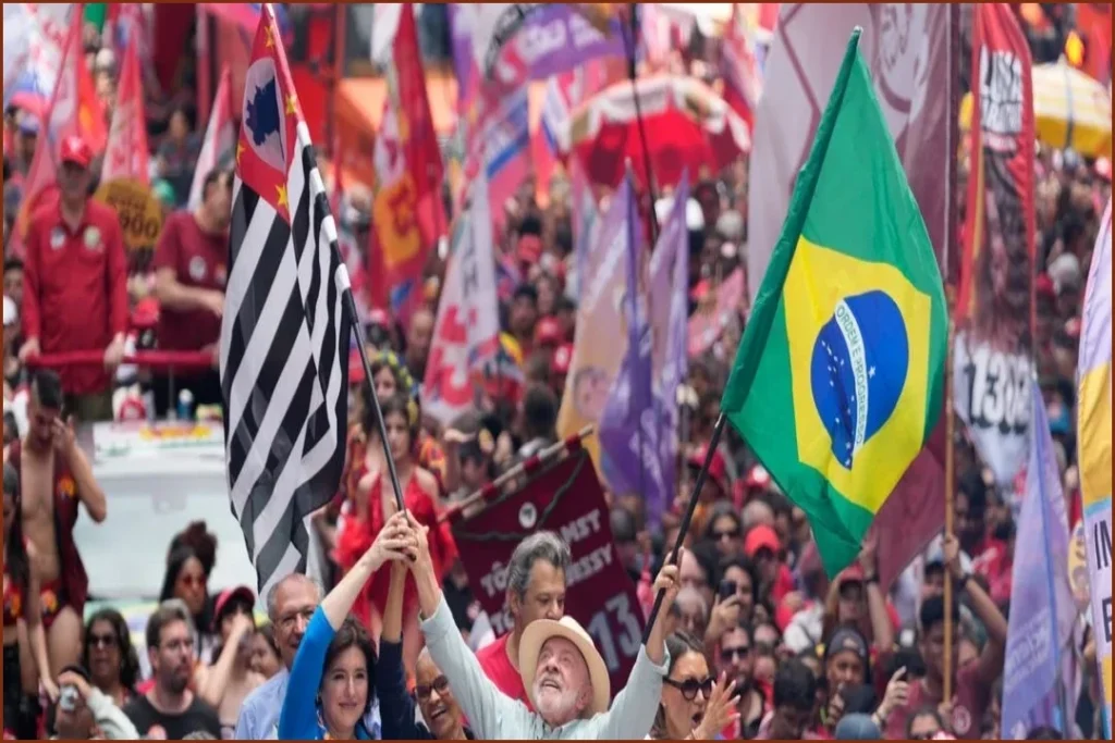 Lula Narrowly Leads Flavio Bolsonaro in Brazil Election Polls