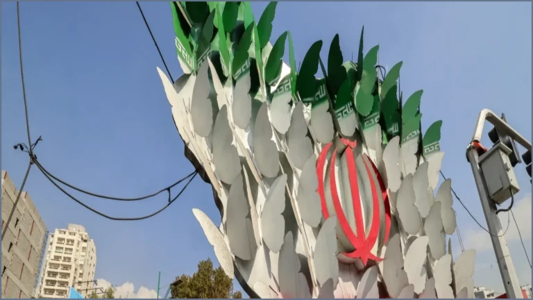 Military Reinforcements Shift to Mideast as Millions Vote Early