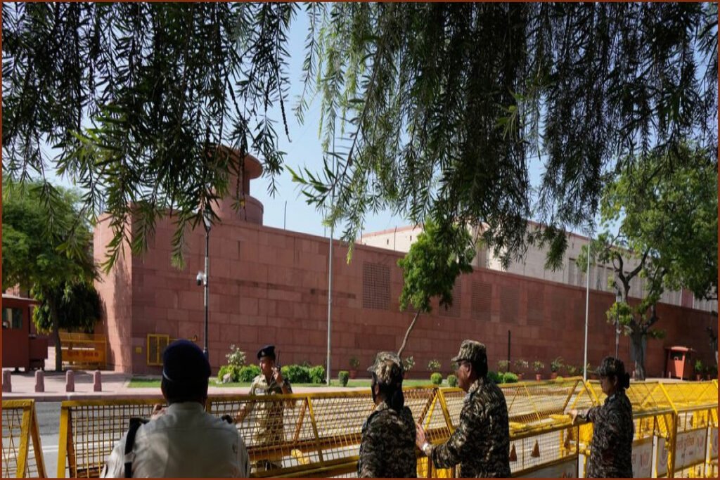 New Delhi Deploys Thousands of Police Ahead of Election Protest