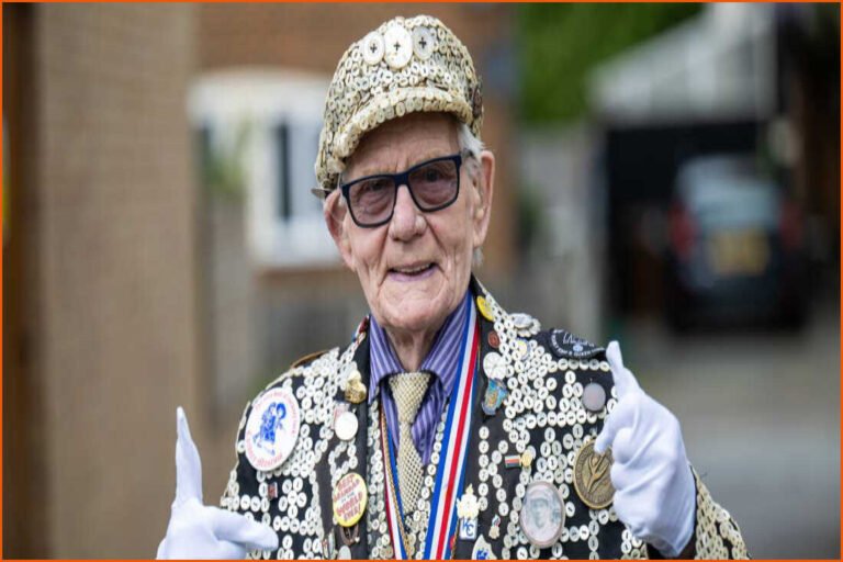 Pearly King of Peckham George Major Dies at 88