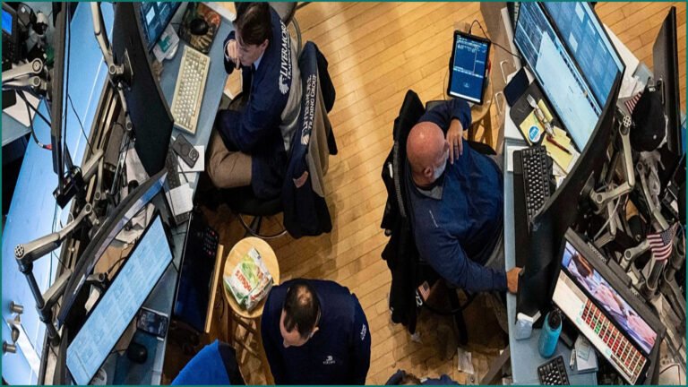 Tech Stocks Stumble as Weak Earnings Fuel AI Concerns