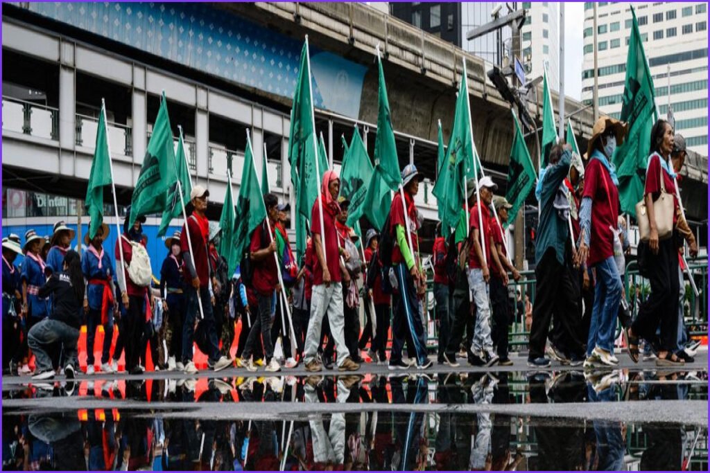 Thai Farmers and Fishermen Protest IMF and World Bank