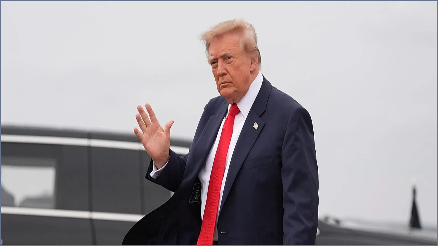 Trump Calls for New Leadership in Ukraine Over War Policy