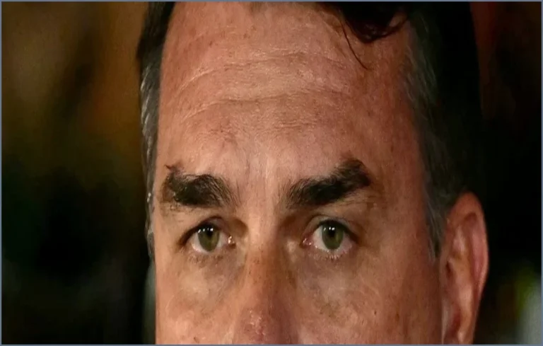 US to Issue Visas to Flavio Bolsonaro and His Family