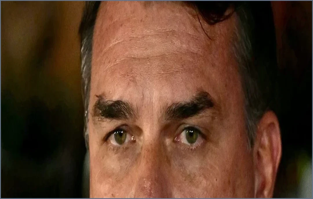 US to Issue Visas to Flavio Bolsonaro and His Family