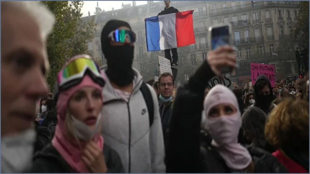 Yellow Vests Join Student Protests Across France Amid Fuel Crisis